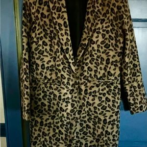 Kendall and Kylie Junior Size L Faux Fur Leopard 3/4 Coat with one snap.
